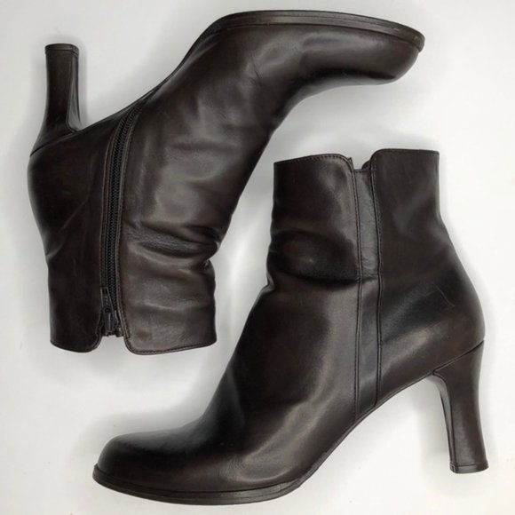 Stuart Weitzman Shoes - STUART WEITZMAN Chocolate Brown, Side Zip Heeled Ankle Boots Size 7.5